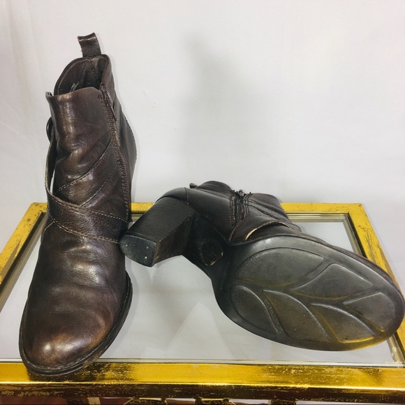 Born Strap Ankle Bootie - Picture 5 of 7